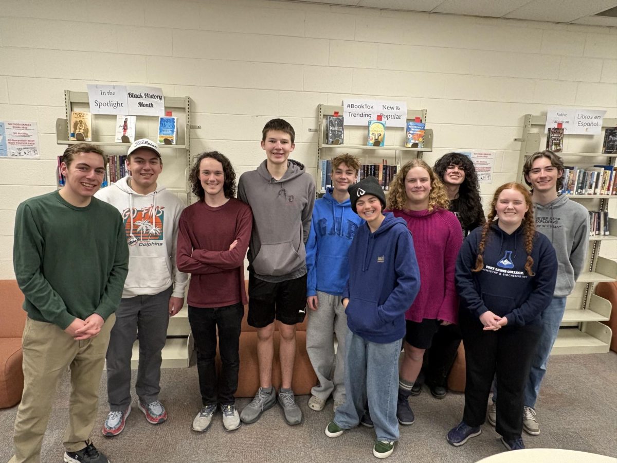 DHS Hosts Regional Meet, Varsity Team Advances to State